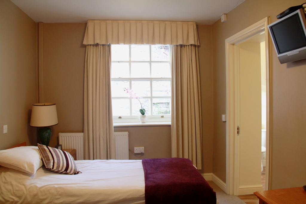 The Kings Head Hotel Абъргавени Екстериор снимка