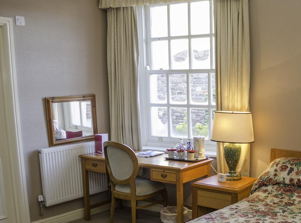 The Kings Head Hotel Абъргавени Екстериор снимка