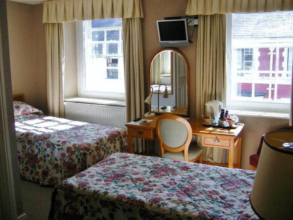 The Kings Head Hotel Абъргавени Стая снимка